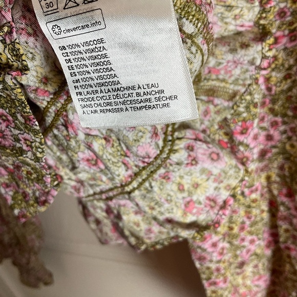 H&M Ditzy Floral Prairie Smocked Women's Top size small - Picture 4 of 10